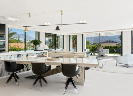 Villa en venta en Nueva Andalucia, Marbella