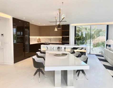 Villa for sale in Nueva Andalucia, Marbella