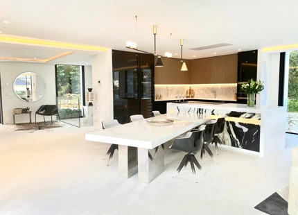 Villa en venta en Nueva Andalucia, Marbella