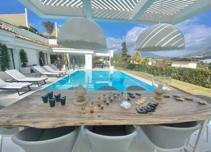 Villa en venta en Nueva Andalucia, Marbella