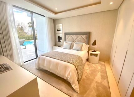 Villa en venta en Nueva Andalucia, Marbella