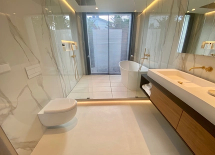 Villa en venta en Nueva Andalucia, Marbella