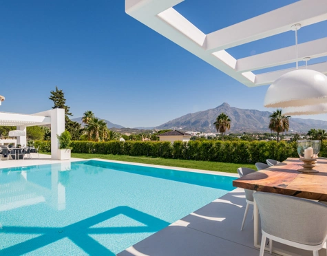 Villa for sale in Nueva Andalucia, Marbella