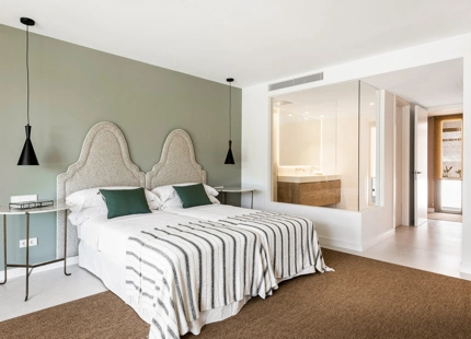 Villa en venta en El Paraiso, Estepona Este