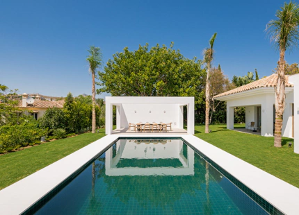 Villa en venta en El Paraiso, Estepona Este