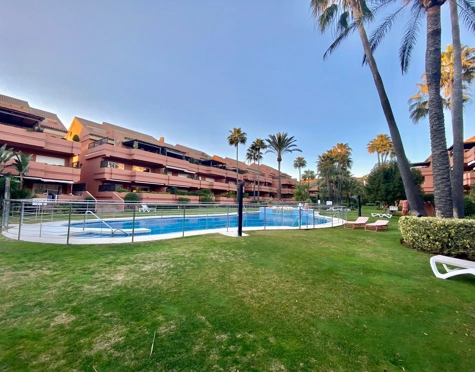 Ático en venta en Nueva Andalucia, Marbella