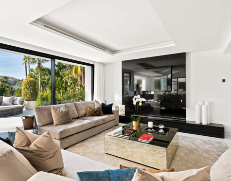 Villa en venta en Nueva Andalucia, Marbella
