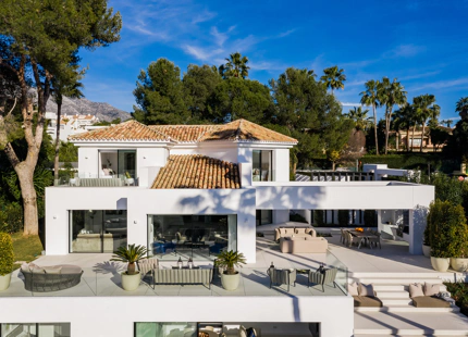Villa en venta en Nueva Andalucia, Marbella
