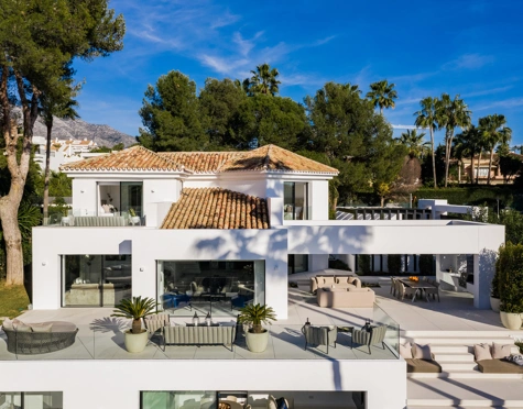 Villa en venta en Nueva Andalucia, Marbella
