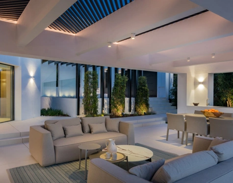 Villa en venta en Nueva Andalucia, Marbella