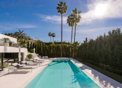 Villa en venta en Nueva Andalucia, Marbella