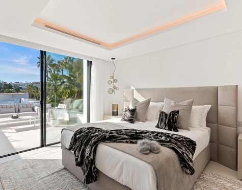 Villa en venta en Nueva Andalucia, Marbella