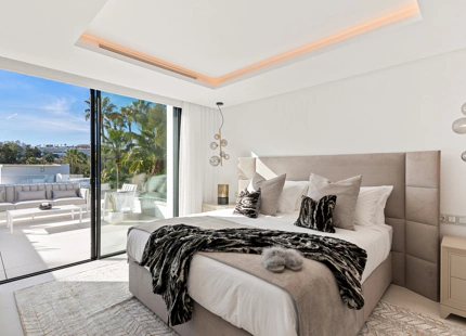 Villa en venta en Nueva Andalucia, Marbella
