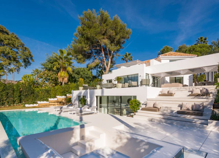 Villa en venta en Nueva Andalucia, Marbella