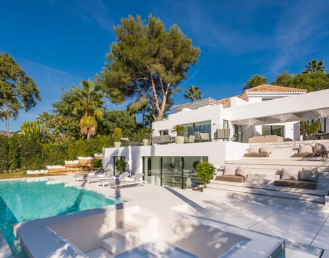 Villa en venta en Nueva Andalucia, Marbella