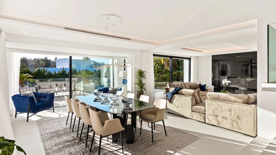 Villa en venta en Nueva Andalucia, Marbella