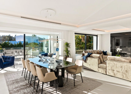 Villa en venta en Nueva Andalucia, Marbella