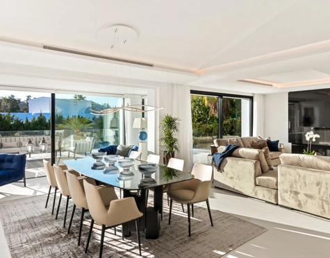 Villa en venta en Nueva Andalucia, Marbella