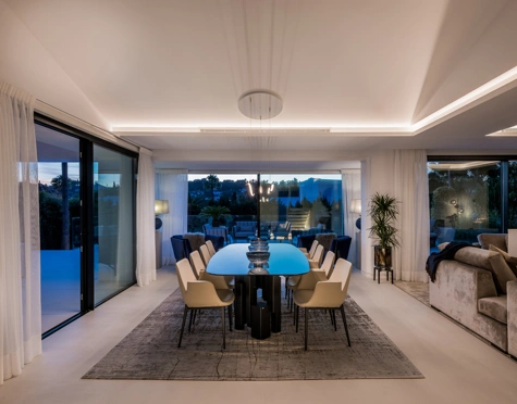 Villa en venta en Nueva Andalucia, Marbella