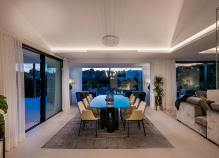 Villa en venta en Nueva Andalucia, Marbella
