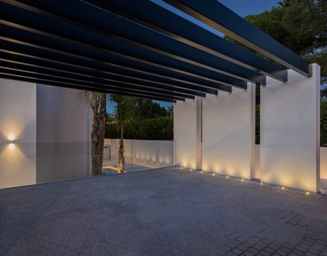 Villa en venta en Nueva Andalucia, Marbella