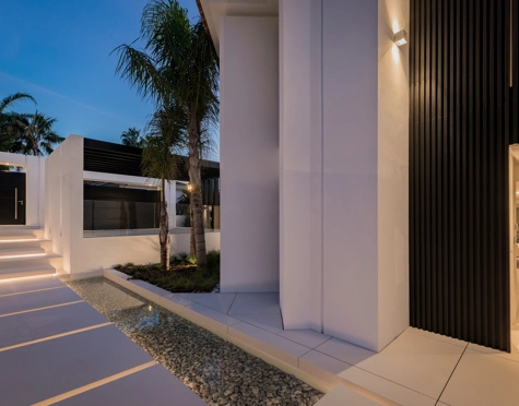 Villa en venta en Nueva Andalucia, Marbella