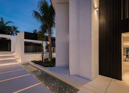 Villa en venta en Nueva Andalucia, Marbella