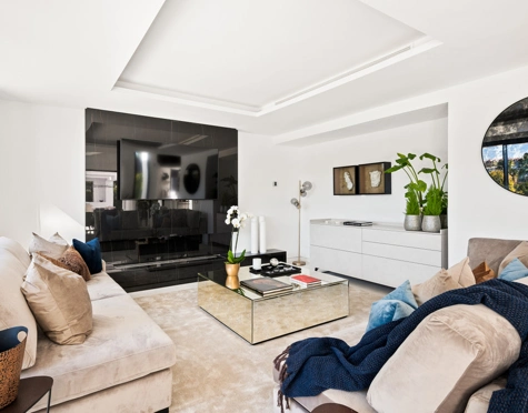 Villa en venta en Nueva Andalucia, Marbella