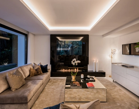 Villa en venta en Nueva Andalucia, Marbella