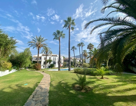 Ground Floor Apartment for sale in Nueva Andalucia, Marbella