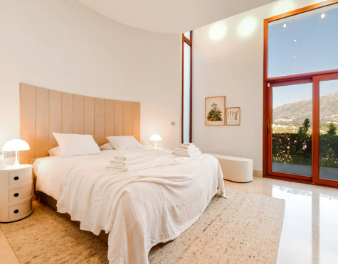 Villa for sale in Nueva Andalucia, Marbella