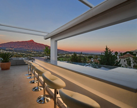 Villa for sale in Nueva Andalucia, Marbella