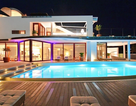 Villa for sale in Nueva Andalucia, Marbella