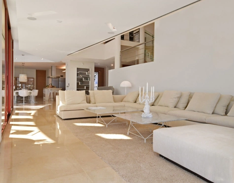Villa for sale in Nueva Andalucia, Marbella