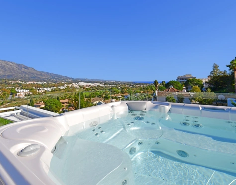 Villa for sale in Nueva Andalucia, Marbella