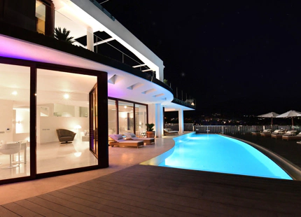 Villa en venta en Nueva Andalucia, Marbella