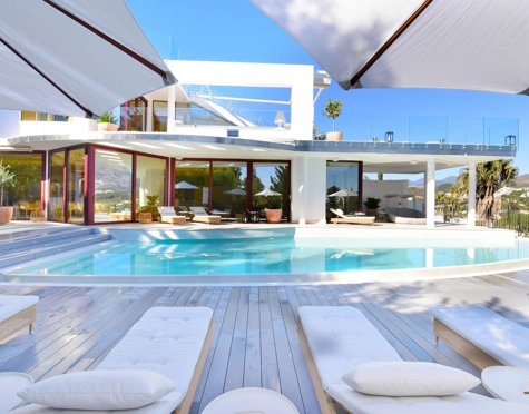 Villa for sale in Nueva Andalucia, Marbella