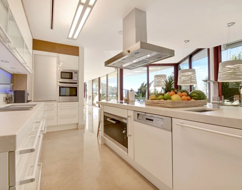 Villa for sale in Nueva Andalucia, Marbella