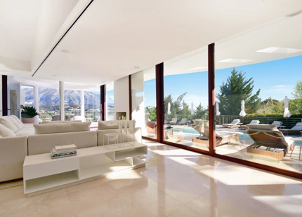 Villa en venta en Nueva Andalucia, Marbella