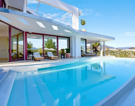 Villa for sale in Nueva Andalucia, Marbella