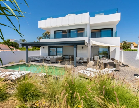 Villa for sale in Costabella, Marbella Este