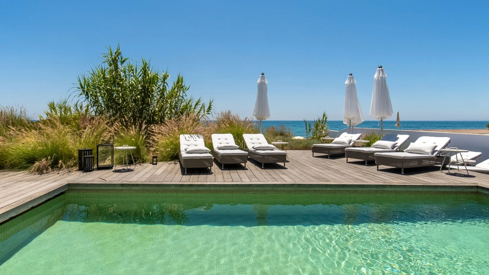 Villa en venta en Costabella, Marbella Este