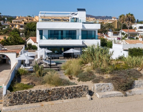 Villa en venta en Costabella, Marbella Este