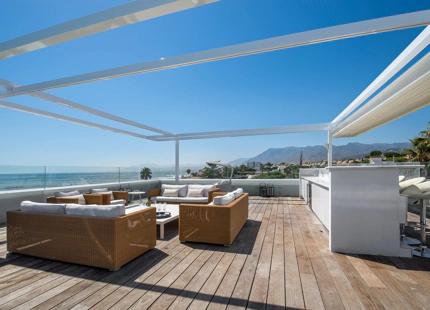 Villa en venta en Costabella, Marbella Este