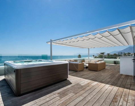 Villa for sale in Costabella, Marbella Este