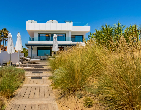 Villa for sale in Costabella, Marbella Este