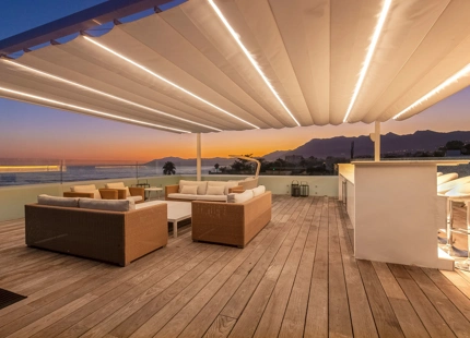 Villa en venta en Costabella, Marbella Este