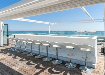 Villa en venta en Costabella, Marbella Este
