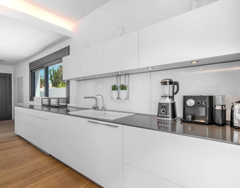 Villa for sale in Costabella, Marbella Este