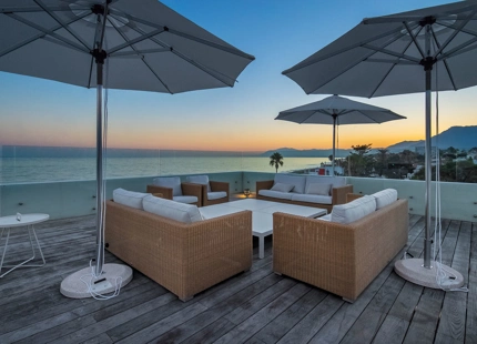 Villa en venta en Costabella, Marbella Este
